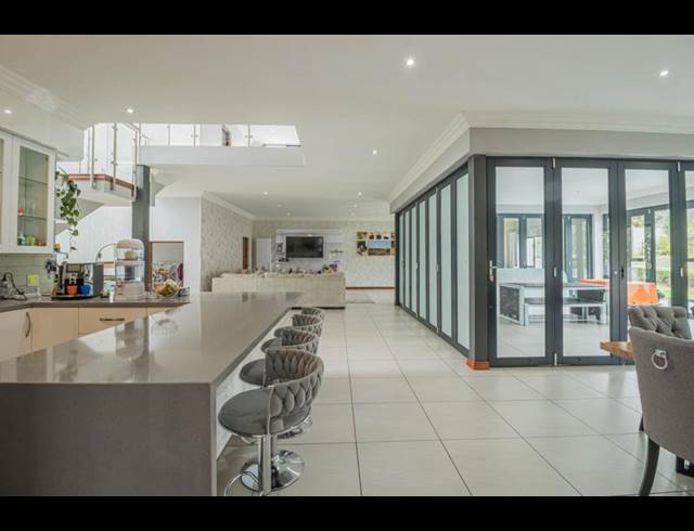 5 BEDROOM HOUSE FOR SALE IN MIDSTREAM RIDGE